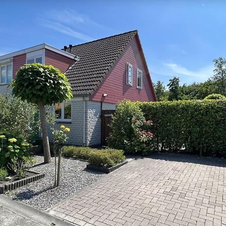 Vakantiehuis Op Villapark Oesterbaai Aan Zee , Met Speeltuin Grenzend Aan De Tuin Wemeldinge Exteriör bild
