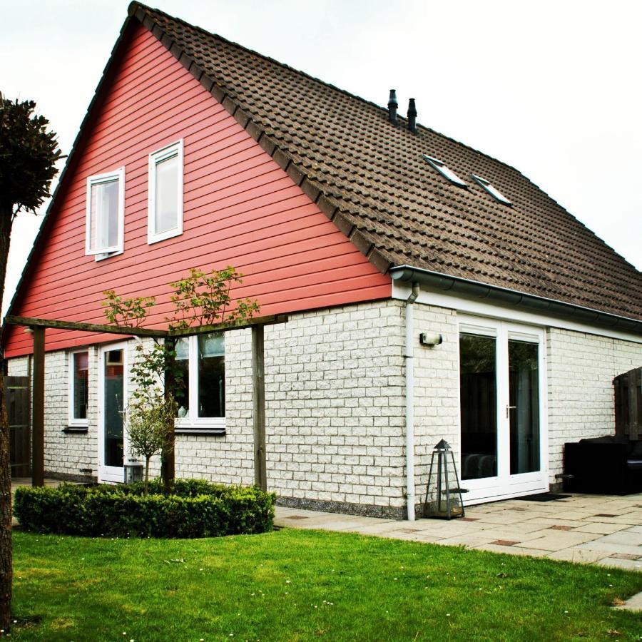 Vakantiehuis Op Villapark Oesterbaai Aan Zee , Met Speeltuin Grenzend Aan De Tuin Wemeldinge Exteriör bild