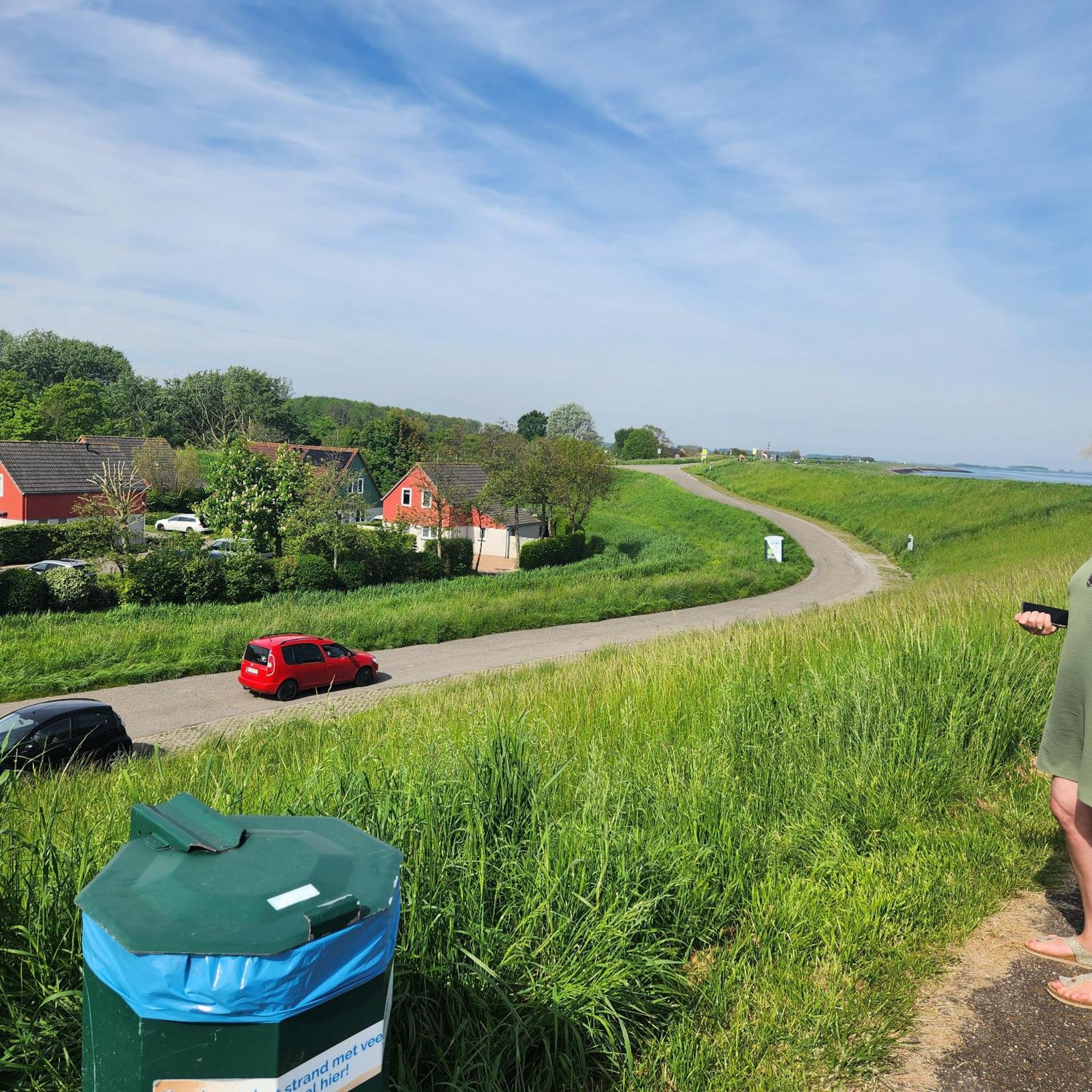 Vakantiehuis Op Villapark Oesterbaai Aan Zee , Met Speeltuin Grenzend Aan De Tuin Wemeldinge Exteriör bild